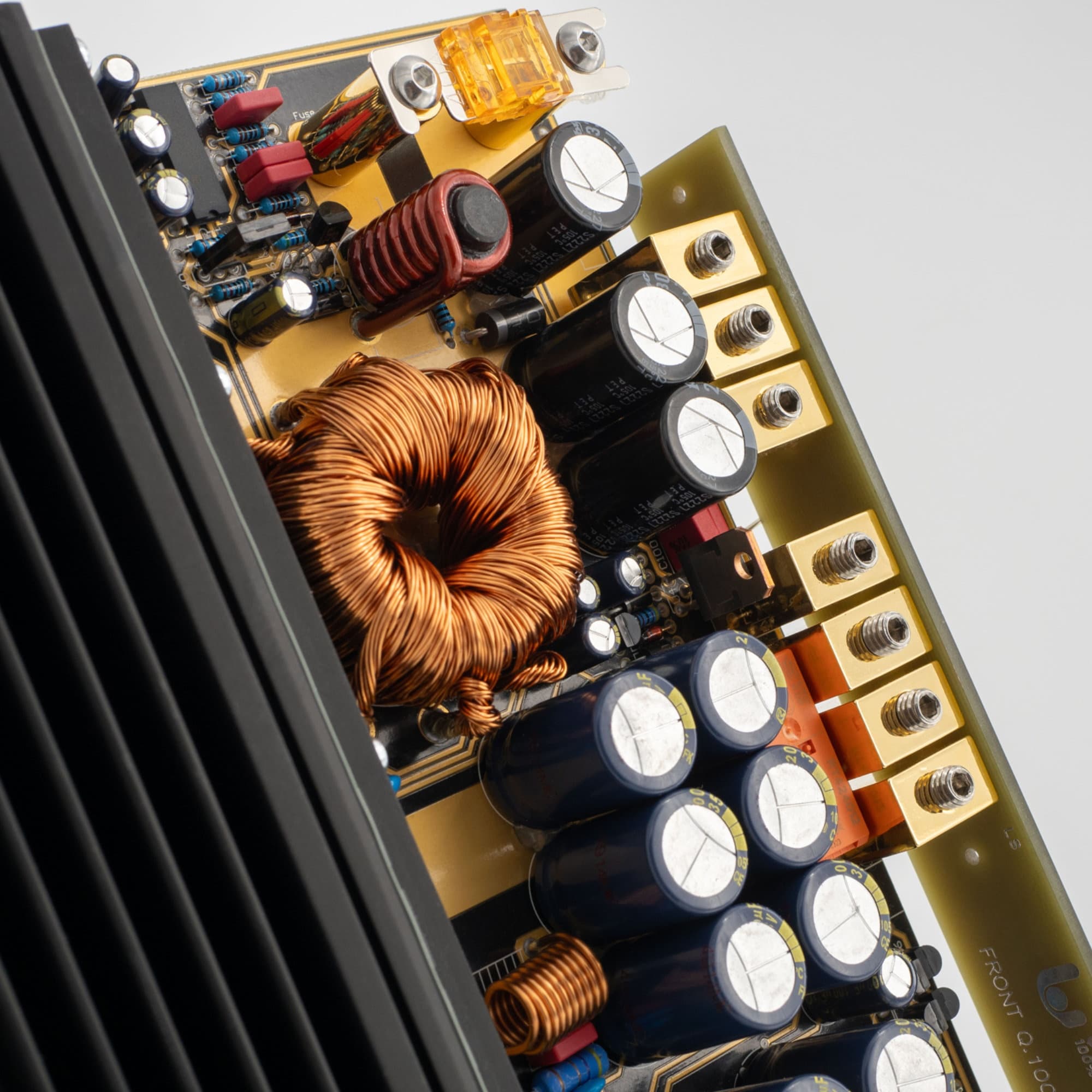Fantasia 2.2 Estremo | Amplificateur 2 Canaux | Universel | 2 x 156 Watt RMS @ 4 Ω